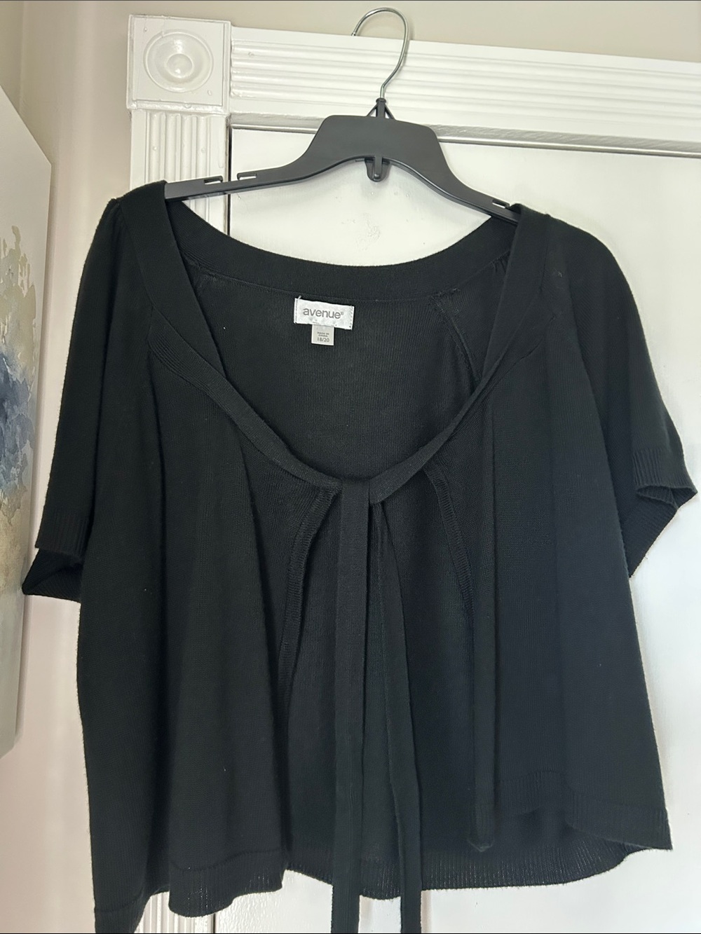 Size 18/20 Avenue Black Tie-Front Short Sleeve Knit Top